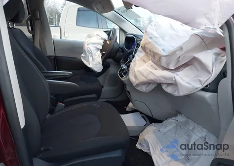 2023 Chrysler Voyager Lx из США, поврежденный, VIN 2C4RC1CG1PR613581